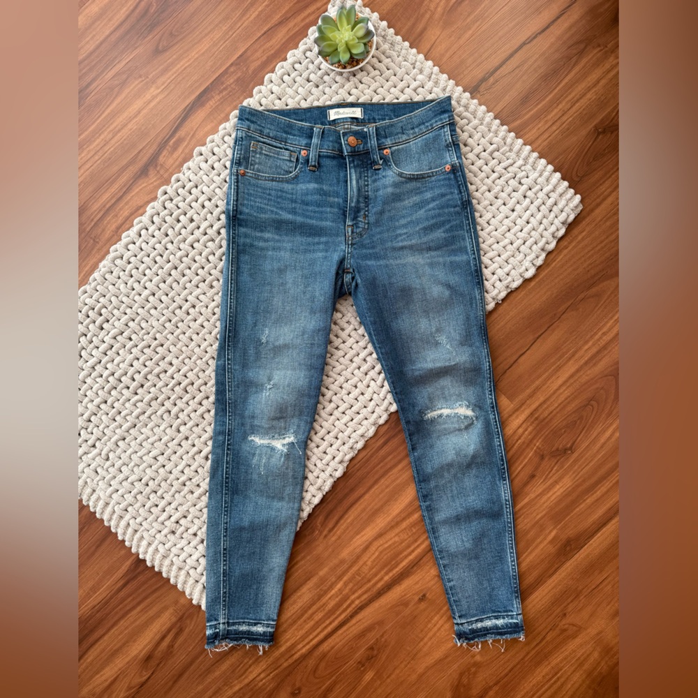 Madewell | Distressed High-Rise Skinny Ankle Jeans | 27P